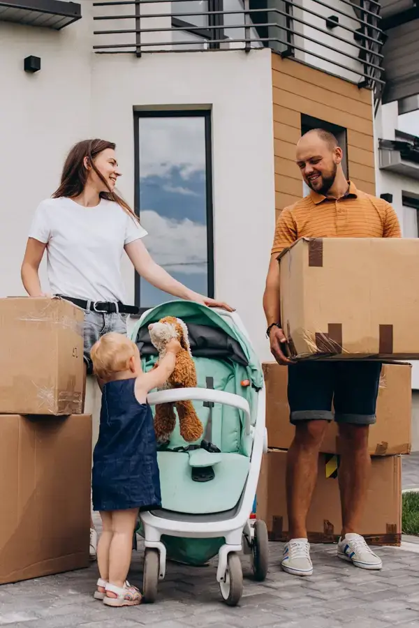 family with little daughter moving